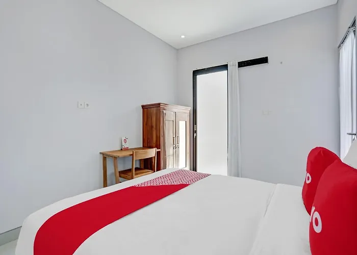 Oyo 90521 Rumah Ibu Hotel 2*